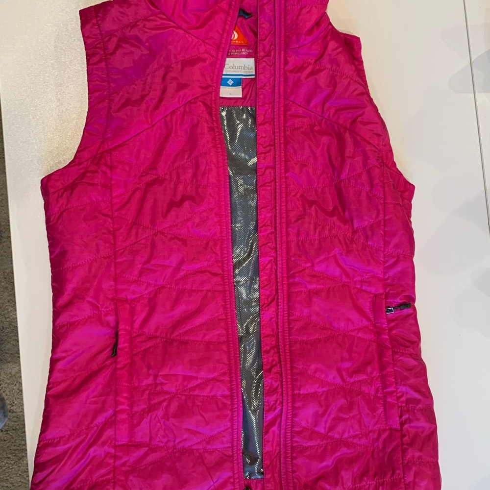 Columbia Women's Size Small Quilted Vest Pink Polyester Omni Heat Omni Shield